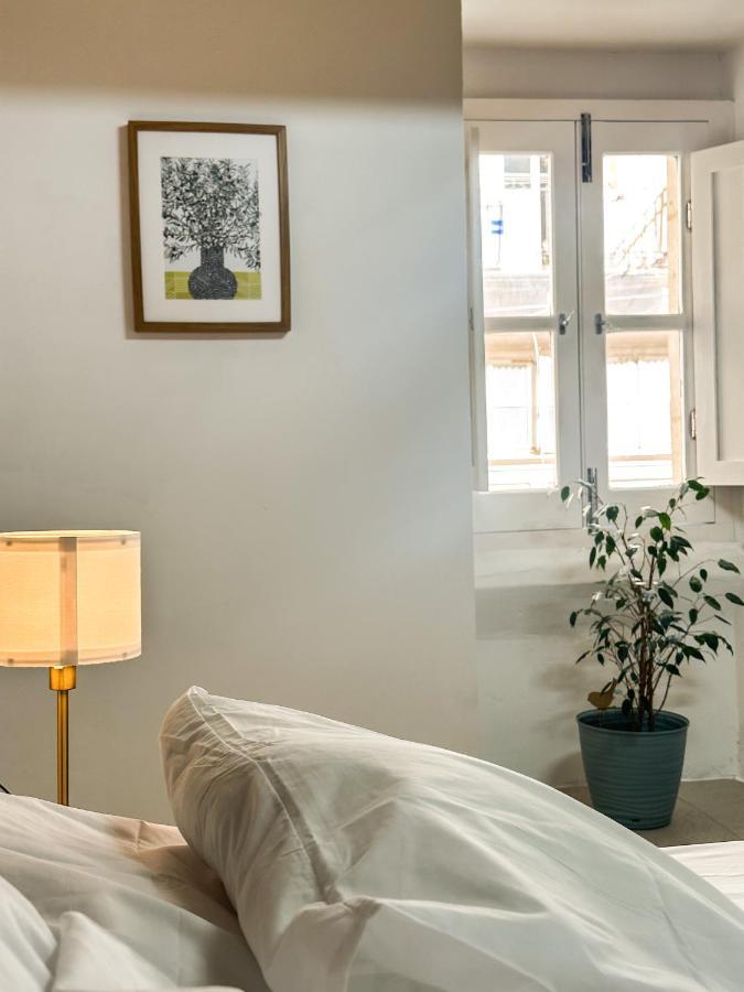 Traditional Townhouse On The Main Street In Valletta Blue Door מראה חיצוני תמונה