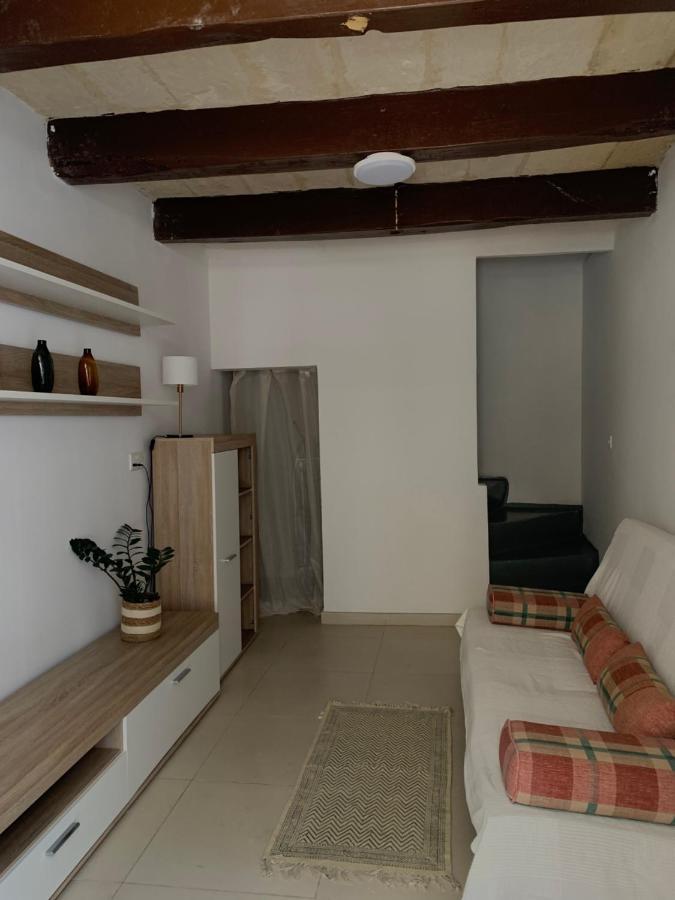 Traditional Townhouse On The Main Street In Valletta Blue Door מראה חיצוני תמונה
